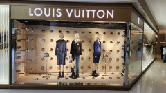 Louis Vuitton Store Window Display, Visual Merchandising