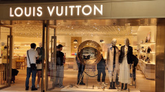 Louis Vuitton Store Window Display, Visual Merchandising