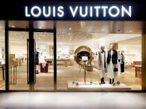 Louis Vuitton Store Window Display, Visual Merchandising